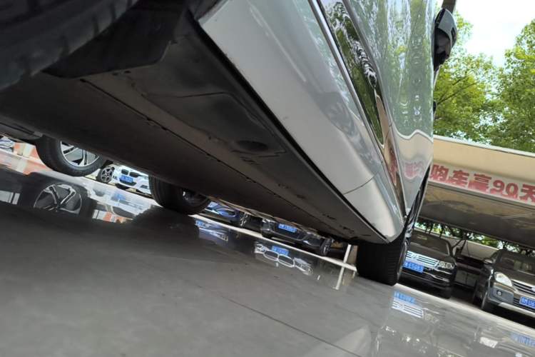 Used XPeng G9 2022 702 Pro Right Side Sill