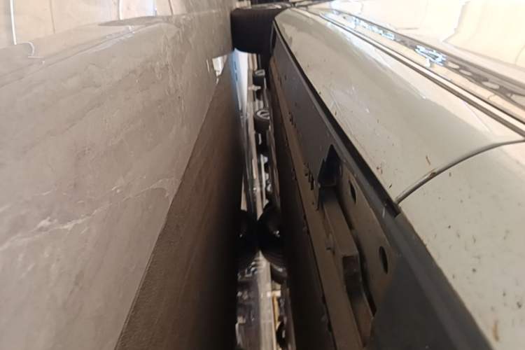 Used XPeng G9 2022 702 Pro Right Side Sill
