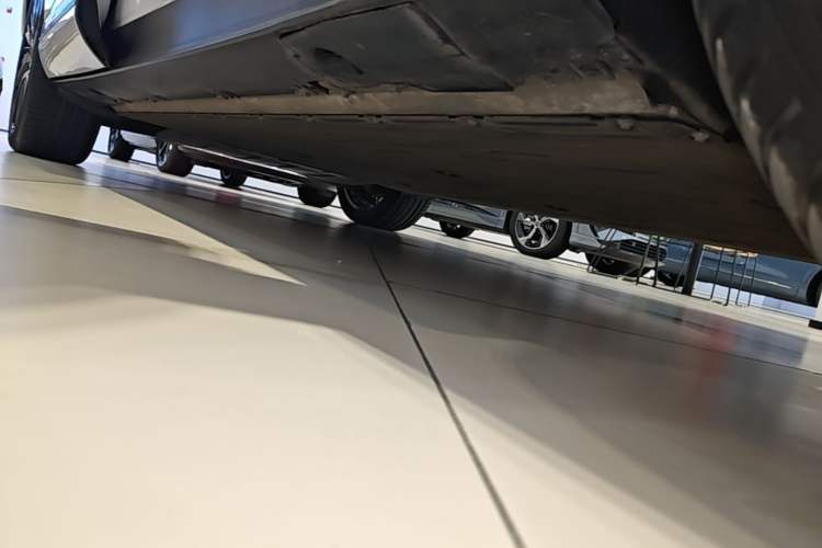 Used XPeng G9 2022 650 Performance Edition Pro Right Side Sill