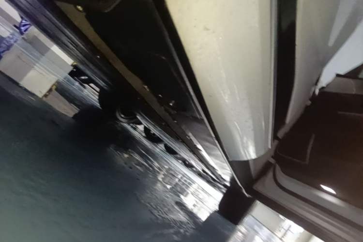 Used XPeng G9 2022 702 Pro Right Side Sill