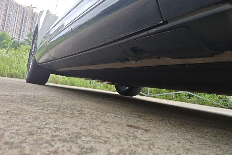 Used XPeng G9 2022 570 Max Right Side Sill