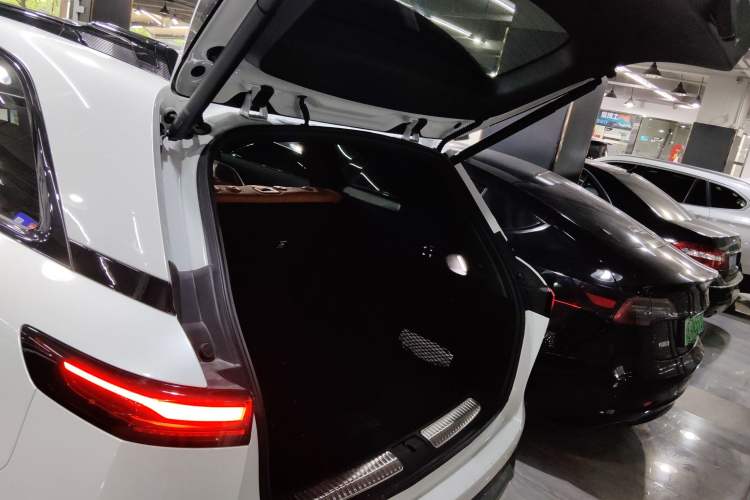 Used XPeng G9 2022 650 Performance Edition Max Trunk