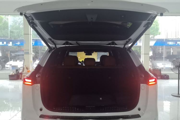 Used XPeng G9 2022 570 Pro Trunk