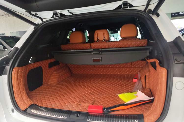 Used XPeng G9 2022 702 Max Trunk