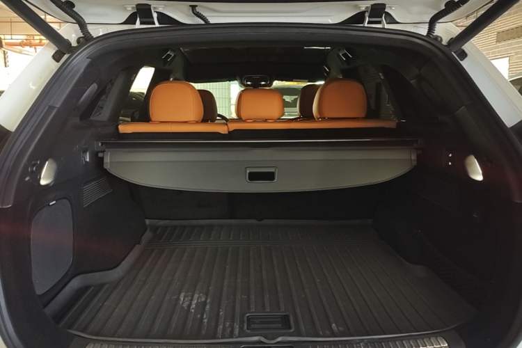 Used XPeng G9 2022 570 Max Trunk