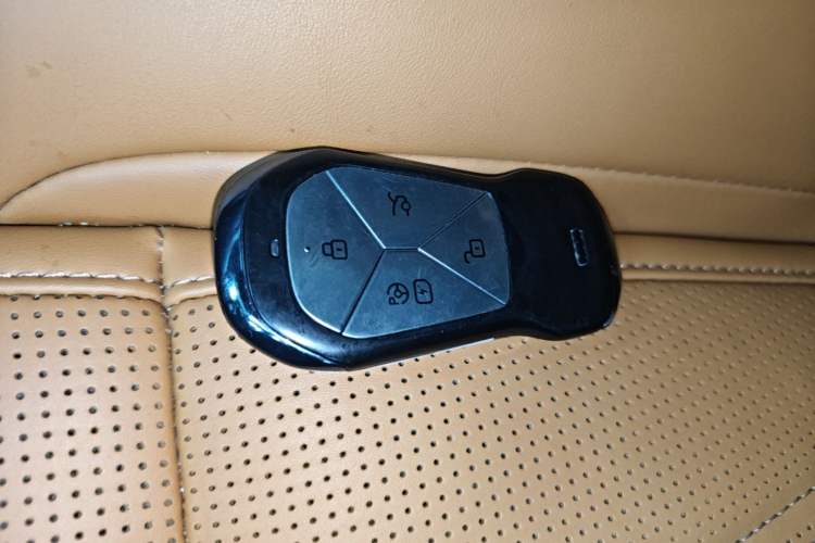 Used XPeng G9 2022 702 Pro Vehicle Key