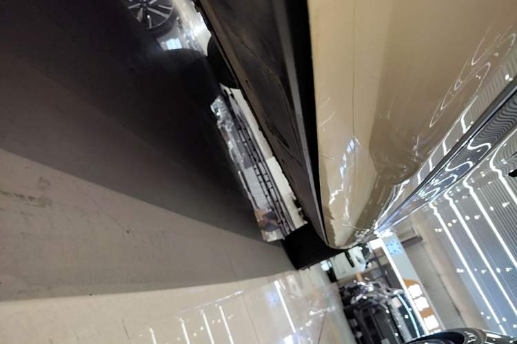 Used XPeng G9 2022 650 Performance Edition Max Right Side Sill