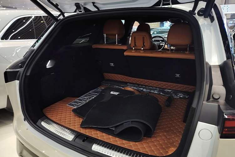 Used XPeng G9 2022 650 Performance Edition Max Trunk