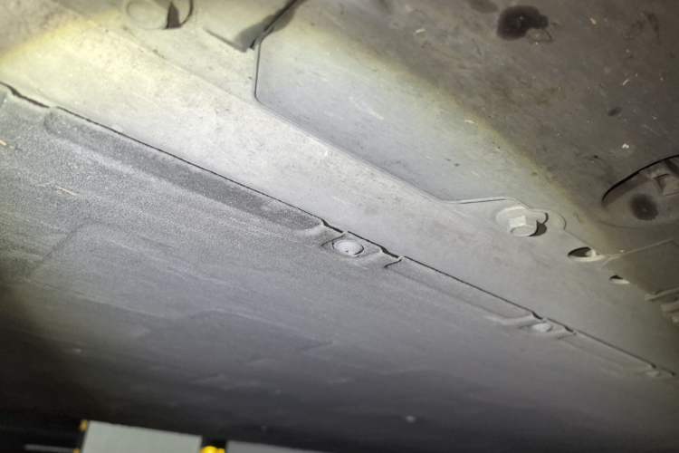 Used XPeng G9 2024 570 Max Chassis Front Left