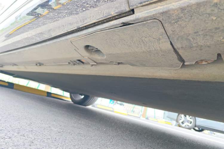 Used XPeng G9 2024 570 Pro Chassis Front Right