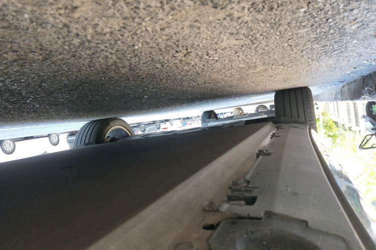Used XPeng G9 2024 702 Pro Chassis Front Right