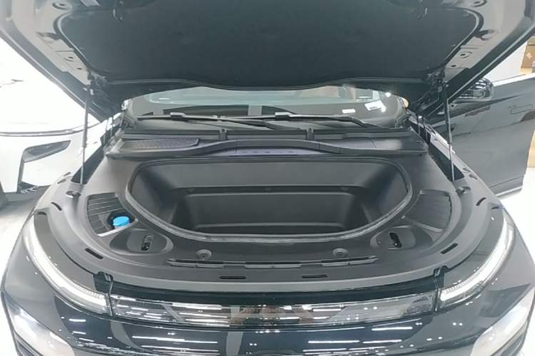 Used XPeng G9 2024 702 Max Engine Bay
