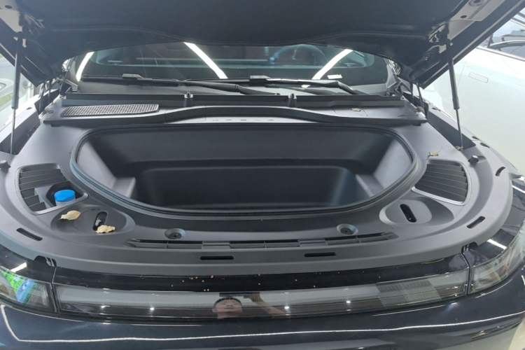 Used XPeng G9 2024 570 Pro Engine Bay