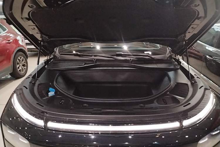 Used XPeng G9 2024 570 Pro Engine Bay