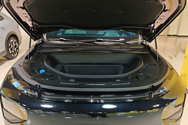 Used XPeng G9 2024 570 Pro Engine Bay