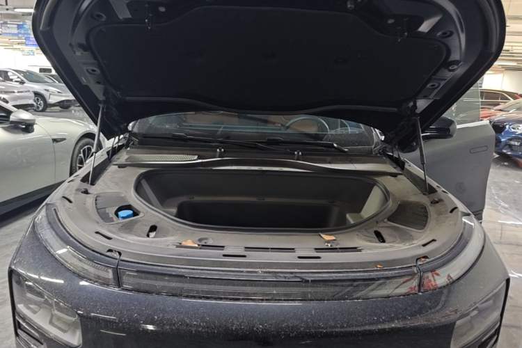 Used XPeng G9 2024 570 Max Engine Bay