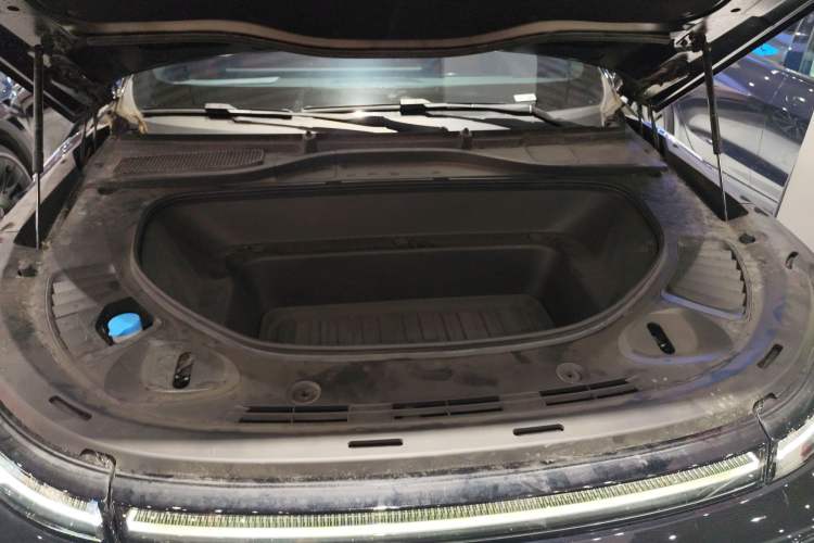 Used XPeng G9 2024 570 Max Engine Bay
