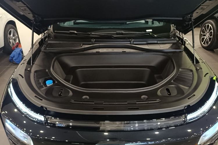 Used XPeng G9 2024 570 Max Engine Bay