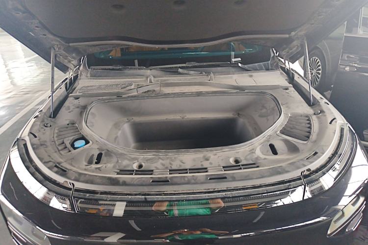 Used XPeng G9 2024 570 Max Engine Bay