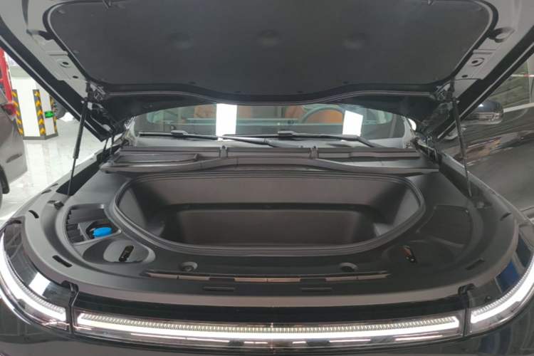 Used XPeng G9 2024 570 Max Engine Bay