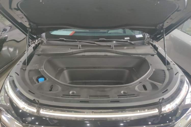 Used XPeng G9 2024 650 Max Engine Bay