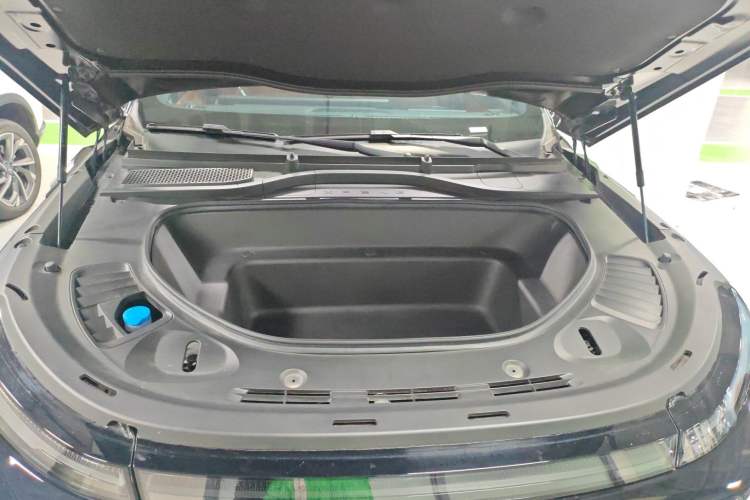Used XPeng G9 2024 570 Pro Engine Bay