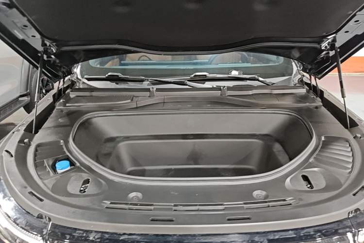 Used XPeng G9 2024 702 Pro Engine Bay