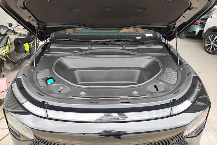 Used XPeng G9 2024 570 Max Engine Bay