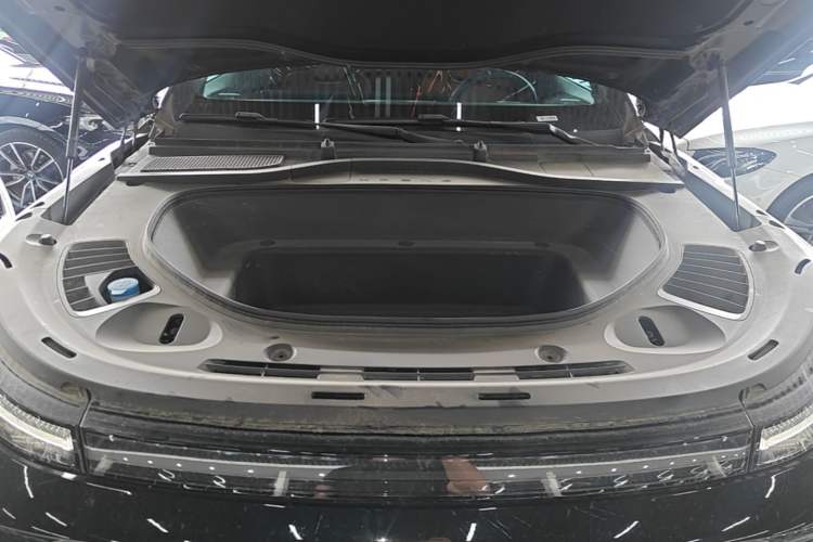 Used XPeng G9 2024 702 Max Engine Bay