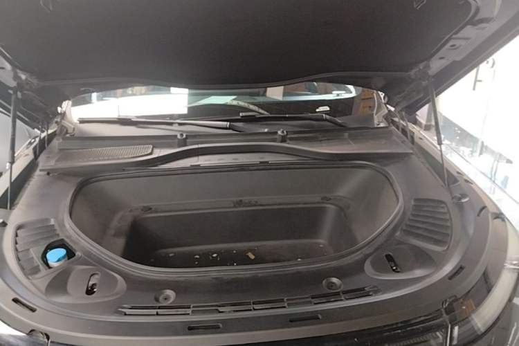Used XPeng G9 2024 570 Max Engine Bay