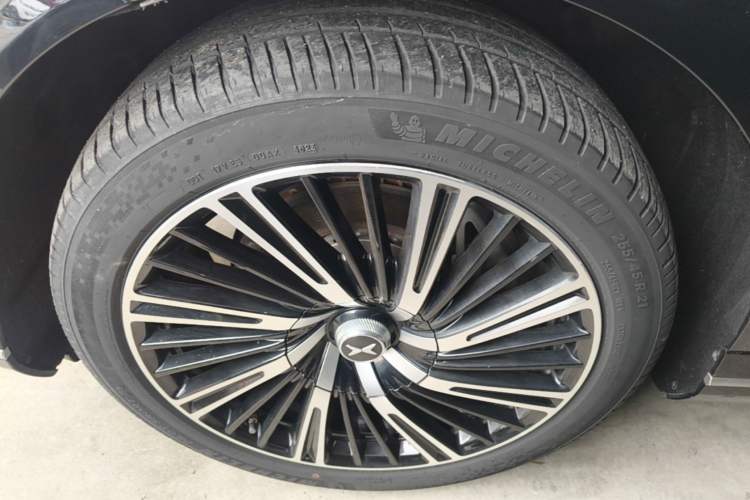 Used XPeng G9 2024 702 Max Exterior 2