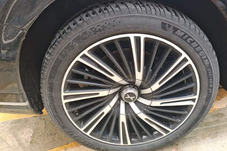 Used XPeng G9 2024 570 Max Exterior 2