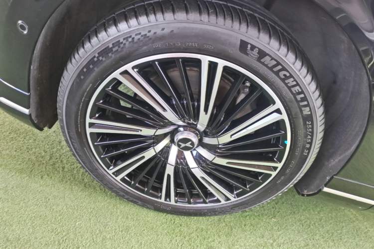 Used XPeng G9 2024 702 Max Exterior 4