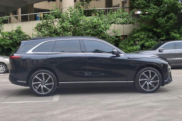 Used XPeng G9 2024 570 Max Exterior 9