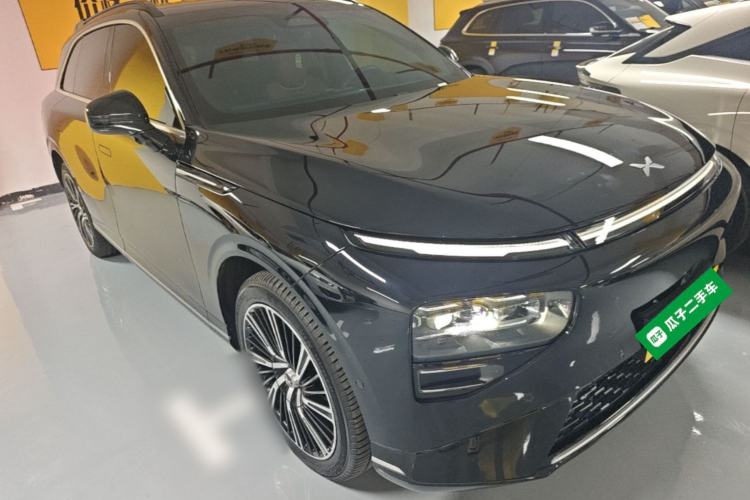 Used XPeng G9 2024 570 Max Front Right 45 Deg