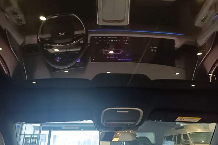 Used XPeng G9 2024 570 Max Headliner