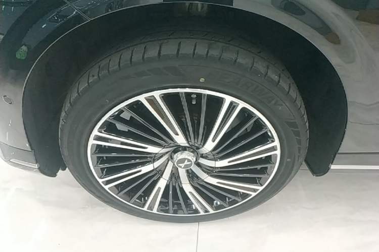 Used XPeng G9 2024 702 Max Left Front Wheel Hub
