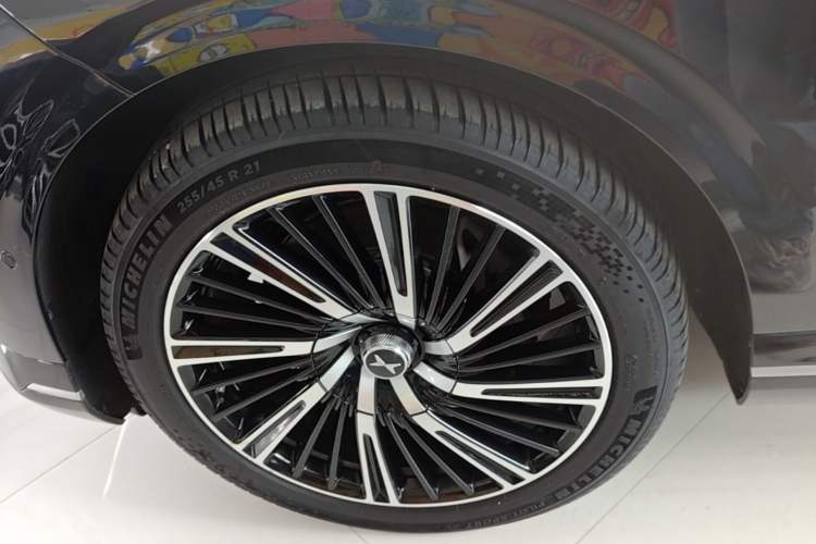 Used XPeng G9 2024 570 Max Left Front Wheel Hub
