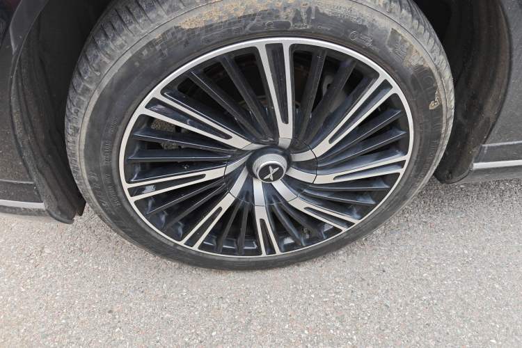 Used XPeng G9 2024 570 Pro Left Front Wheel Hub