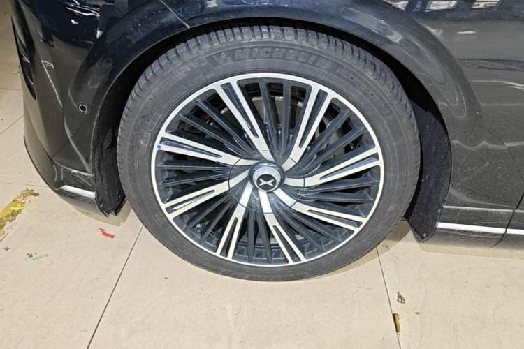 Used XPeng G9 2024 650 Max Left Front Wheel Hub
