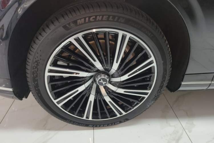 Used XPeng G9 2024 570 Max Left Front Wheel Hub