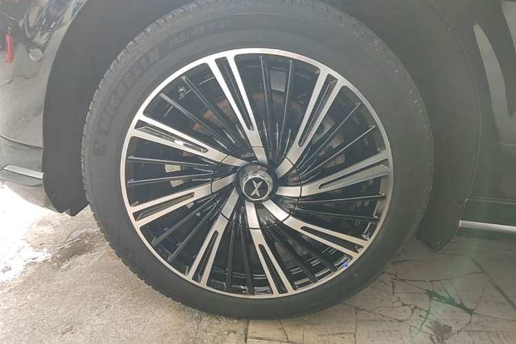 Used XPeng G9 2024 702 Max Left Front Wheel Hub