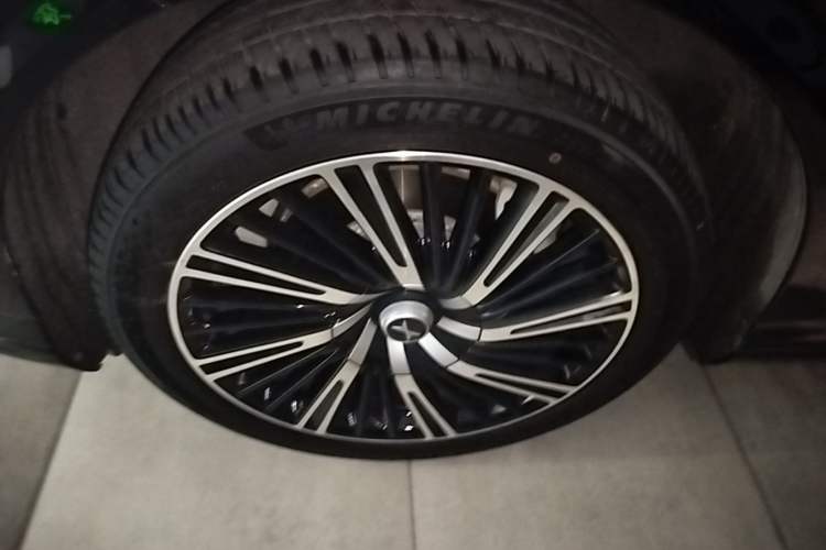 Used XPeng G9 2024 570 Max Left Front Wheel Hub