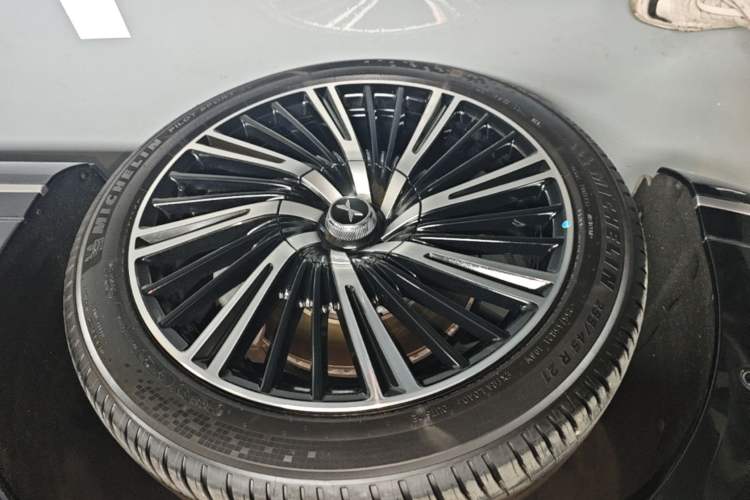 Used XPeng G9 2024 570 Max Left Front Wheel Hub