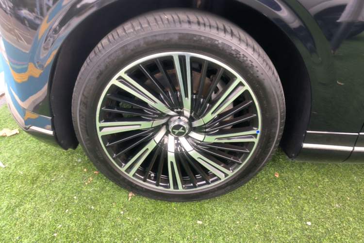Used XPeng G9 2024 570 Max Left Front Wheel Hub