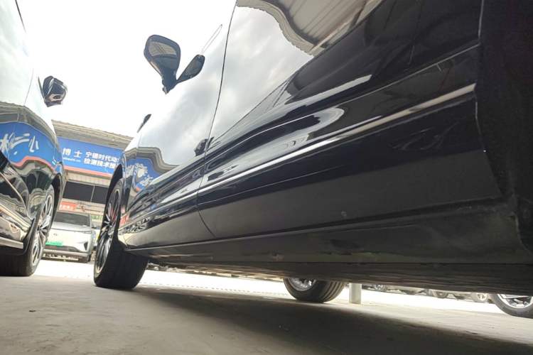 Used XPeng G9 2024 570 Max Left Side Sill