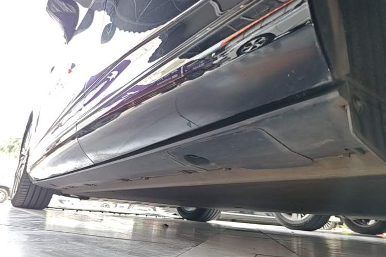 Used XPeng G9 2024 570 Max Left Side Sill