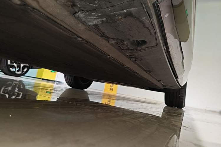 Used XPeng G9 2024 570 Pro Left Side Sill