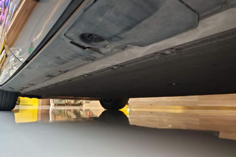 Used XPeng G9 2024 570 Pro Left Side Sill