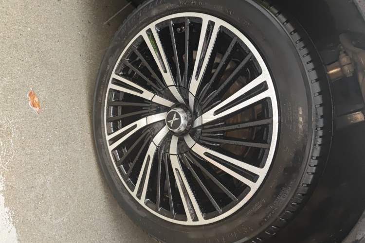 Used XPeng G9 2024 702 Max Right Front Wheel Hub